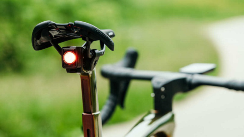 Luces para bicicleta, cómo colocarlas correctamente - CLETOFILIA
