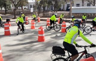 Paramédicos entrenan en bicicletas
